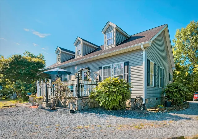 Photo 3 of Single family home for sale at 25 Triton Way, Old Fort, NC 28762 | MLS# 4378196 | Listing updated on 2026-10-06