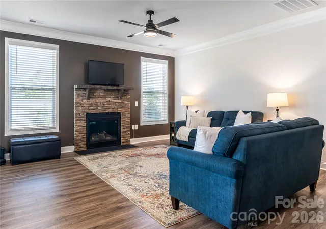 Photo 3 of Sale Pending at 615 Fox Cvs Rd, Hendersonville, NC 28792 | MLS# 4379067 | Listing updated on 2026-10-01