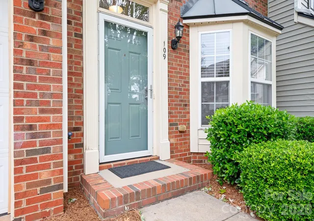 Photo 3 of Townhouse for sale at 109 Kase Ct, Mooresville, NC 28117 | MLS# 4379259 | Listing updated on 2026-09-16