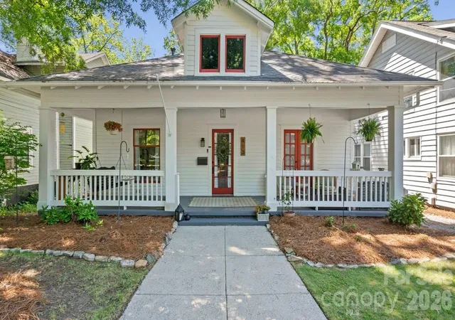 Photo 1 of Single family home for sale at 413 W 5th Avenue, Gastonia, NC 28052 | MLS# 4381956 | Listing updated on 2026-09-18