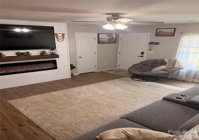 Photo 4 of Single family home for sale at 2212 Pinnacle View Dr, Kings Mountain, NC 28086 | MLS# 4382564 | Listing updated on 2026-09-17