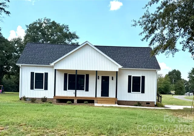Photo 1 of Single family home for sale at 1168 Granite Dr, Shelby, NC 28152 | MLS# 4383048 | Listing updated on 2026-09-16