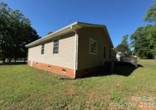 Photo 3 of Single family home for sale at 150 Ridge Run Dr, Statesville, NC 28625 | MLS# 4384012 | Listing updated on 2026-09-22