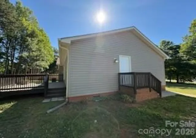 Photo 3 of Single family home for sale at 150 Ridge Run Dr, Statesville, NC 28625 | MLS# 4384012 | Listing updated on 2026-09-22
