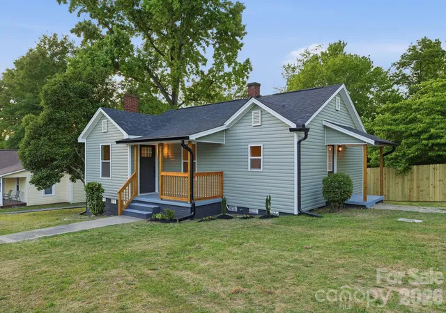 Photo 2 of Single family home for sale at 200 W 17th Street, Kannapolis, NC 28081 | MLS# 4384528 | Listing updated on 2026-09-22