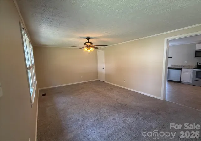 Photo 4 of Single family home for sale at 617 Oakwood Ln, Gastonia, NC 28056 | MLS# 4385772 | Listing updated on 2026-10-01