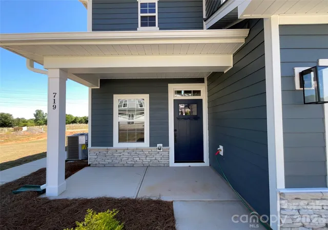Photo 2 of Townhouse for sale at 726 Longleaf Ave #32, Gastonia, NC 28056 | MLS# 4385844 | Listing updated on 2026-09-18