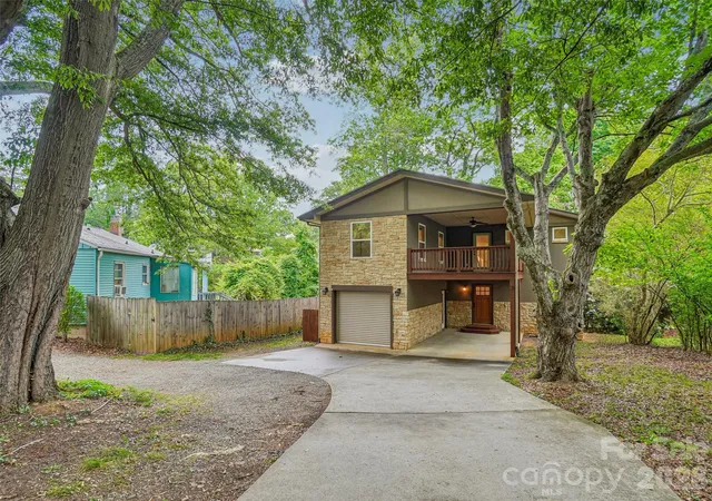 Photo 2 of Single family home for sale at 3 Delaware Ave, Asheville, NC 28806 | MLS# 4388320 | Listing updated on 2026-09-17
