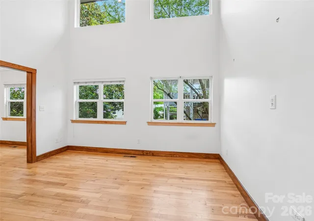 Photo 4 of Single family home for sale at 3 Delaware Ave, Asheville, NC 28806 | MLS# 4388320 | Listing updated on 2026-09-17