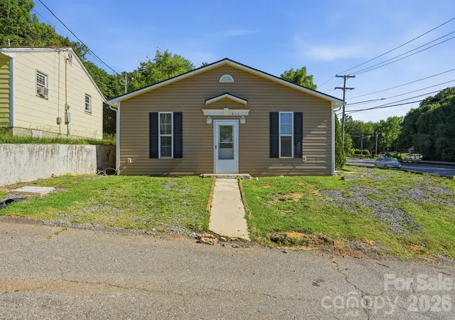 Photo 1 of Single family home for sale at 411 W Sullivan St, Gastonia, NC 28052 | MLS# 4389625 | Listing updated on 2026-09-17
