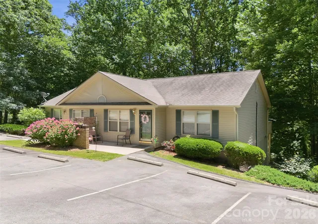 Photo 3 of Condo for sale at 42 Queen Rd #D, Candler, NC 28715 | MLS# 4389737 | Listing updated on 2026-09-27