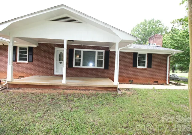 Photo 2 of Single family home for sale at 203 Ratchford Farm Rd, Gastonia, NC 28056 | MLS# 4390648 | Listing updated on 2026-09-17