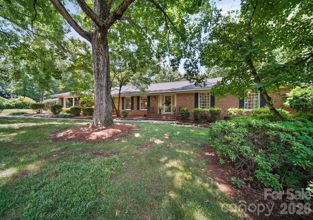 Photo 1 of Single family home for sale at 2925 Grampian Dr, Gastonia, NC 28054 | MLS# 4391415 | Listing updated on 2026-10-03