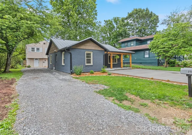 Photo 2 of Single family home for sale at 259 & 253 Richland St, Waynesville, NC 28786 | MLS# 4392144 | Listing updated on 2026-09-17