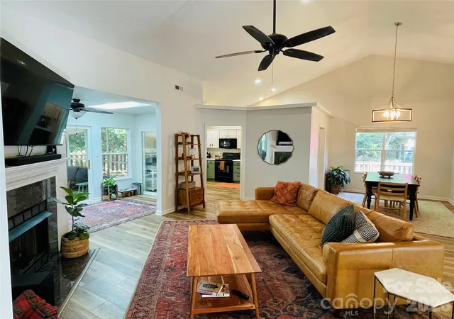 Photo 2 of Single family home for sale at 50 Stonebridge Dr, Asheville, NC 28805 | MLS# 4392347 | Listing updated on 2026-09-16