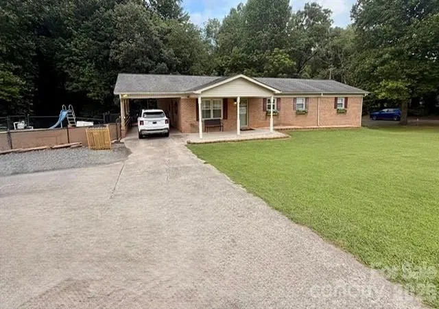 Photo 2 of Single family home for sale at 1702 Cajah Mountain Rd, Hudson, NC 28638 | MLS# 4392643 | Listing updated on 2026-09-17
