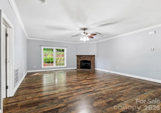 Photo 4 of Single family home for sale at 35 Cedar Farm Rd, Asheville, NC 28803 | MLS# 4394075 | Listing updated on 2026-09-18
