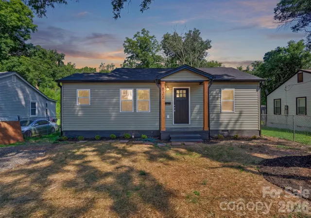 Photo 2 of Single family home for sale at 822 Arlington Ave, Rock Hill, SC 29730 | MLS# 4394929 | Listing updated on 2026-09-16