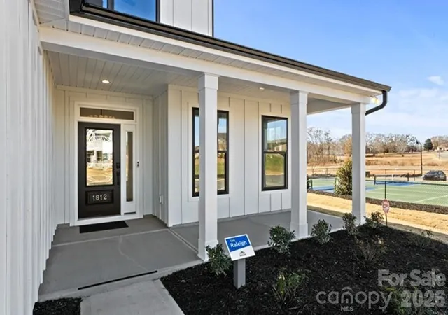 Photo 3 of Single family home for sale at 849 Allendale Cir, Rock Hill, SC 29732 | MLS# 4394993 | Listing updated on 2026-09-08