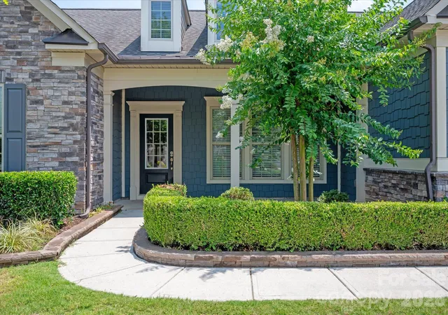 Photo 2 of Sale Pending at 322 Burr Ct, Fort Mill, SC 29715 | MLS# 4395959 | Listing updated on 2026-09-21