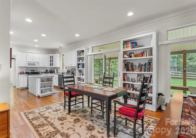 Photo 4 of Single family home for sale at 6 Southbrook Dr, Fletcher, NC 28732 | MLS# 4396867 | Listing updated on 2026-09-30