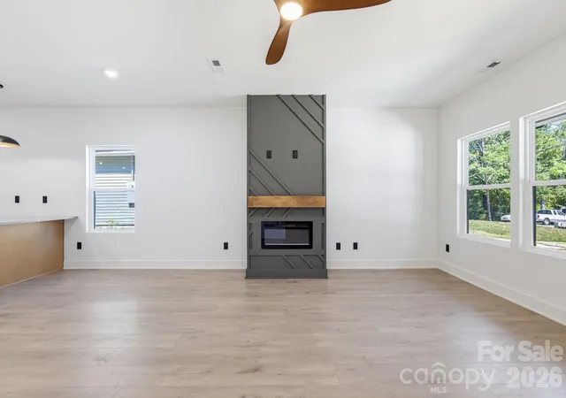 Photo 4 of Sale Pending at 413 S Boyd St, Gastonia, NC 28052 | MLS# 4396904 | Listing updated on 2026-10-05
