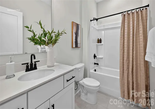 Photo 3 of Single family home for sale at 524 Mahogany Rd, York, SC 29745 | MLS# 4397046 | Listing updated on 2026-09-21