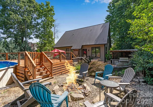 Photo 3 of Single family home for sale at 1915 Lynmore Dr, Sherrills Ford, NC 28673 | MLS# 4397837 | Listing updated on 2026-09-08