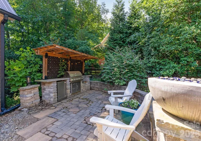 Photo 3 of Single family home for sale at 1915 Lynmore Dr, Sherrills Ford, NC 28673 | MLS# 4397837 | Listing updated on 2026-09-08