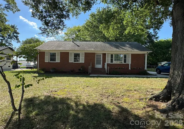 Photo 1 of Single family home for sale at 7644 Bramblewood Dr, Charlotte, NC 28217 | MLS# 4397950 | Listing updated on 2026-09-18