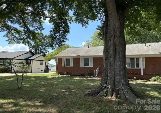 Photo 2 of Single family home for sale at 7644 Bramblewood Dr, Charlotte, NC 28217 | MLS# 4397950 | Listing updated on 2026-09-18