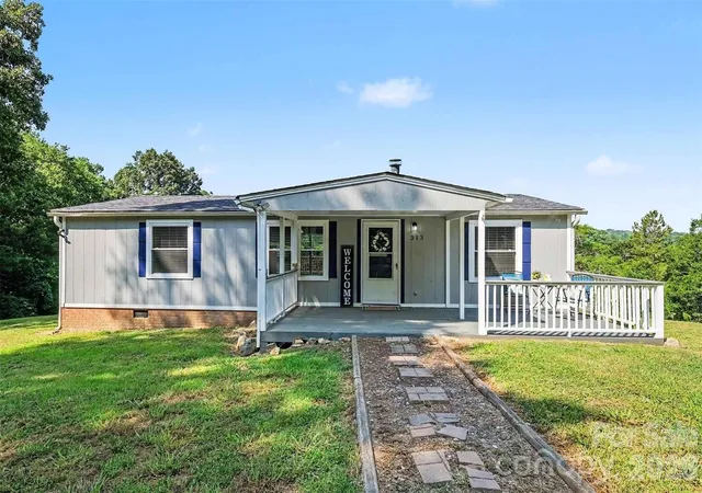 Photo 3 of Single family home for sale at 313 Riverfront Dr, Belmont, NC 28012 | MLS# 4399917 | Listing updated on 2026-09-21