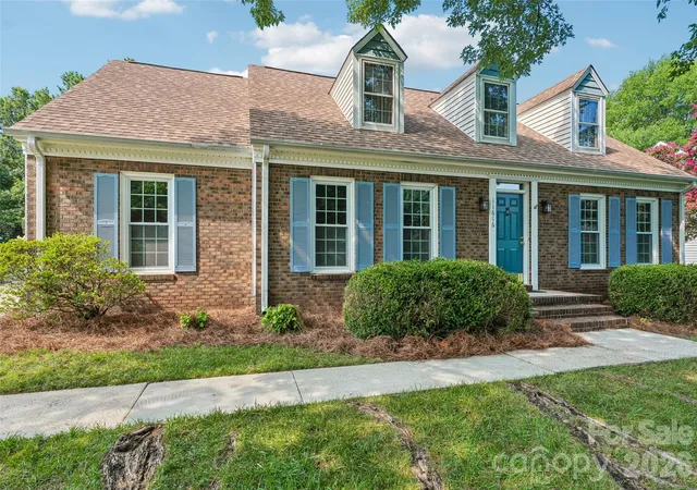 Photo 2 of Single family home for sale at 11616 Parks Farm Ln, Charlotte, NC 28277 | MLS# 4400042 | Listing updated on 2026-09-16