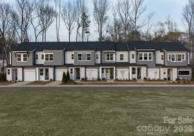 Photo 1 of Townhouse for sale at 6029 Longar Ln, Charlotte, NC 28269 | MLS# 4400049 | Listing updated on 2026-09-08