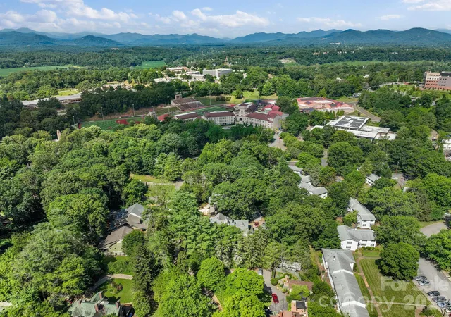 Photo 3 of Single family home for sale at 35 Grindstaff Dr, Asheville, NC 28803 | MLS# 4400998 | Listing updated on 2026-10-07