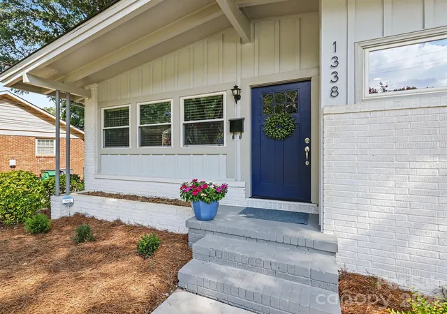 Photo 3 of Single family home for sale at 1338 Edgewater Dr, Charlotte, NC 28210 | MLS# 4401777 | Listing updated on 2026-09-17