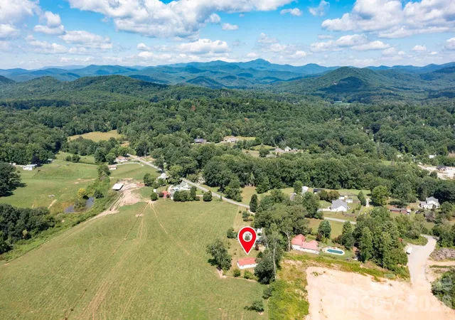 Listing Photo 5 - Condo for sale in building located at 86 Sterling Dr, Mills River, NC 28759