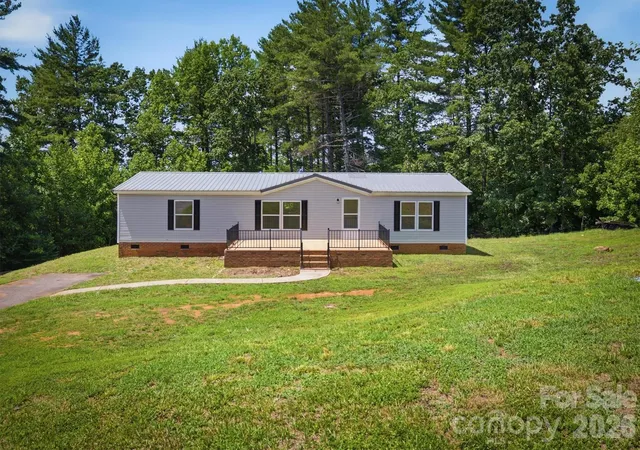 Photo 2 of Single family home for sale at 2688 Kite Dr, Lenoir, NC 28645 | MLS# 4402263 | Listing updated on 2026-09-21