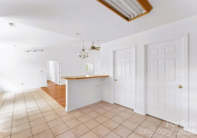 Photo 3 of Single family home for sale at 269 Pinewood Knoll Dr, Hendersonville, NC 28739 | MLS# 4402992 | Listing updated on 2026-10-05