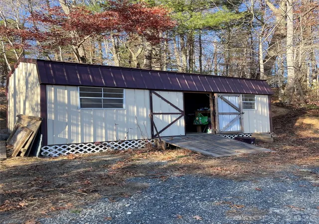Photo 3 of Single family home for sale at 3265 Revere Rd, Marshall, NC 28753 | MLS# 4403853 | Listing updated on 2026-09-08