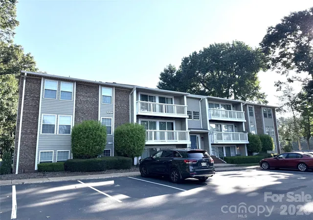 Condo for sale at 1645 Arlyn Cir #M, Charlotte, NC 28213 | MLS# 4404772