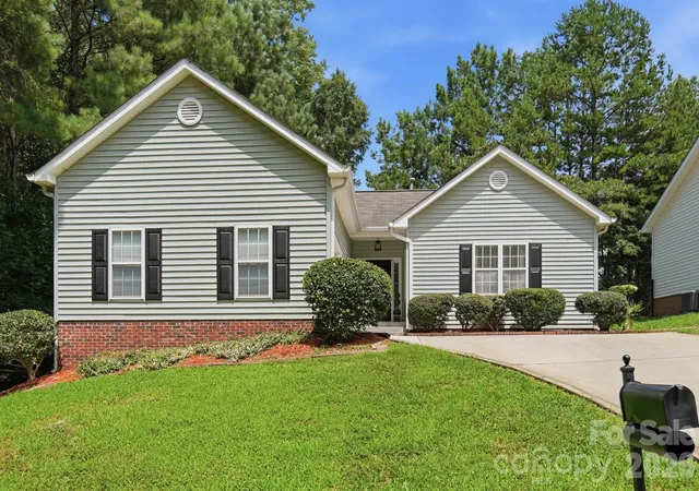Photo 2 of Single family home for sale at 676 Continental Dr, Concord, NC 28025 | MLS# 4405169 | Listing updated on 2026-09-25