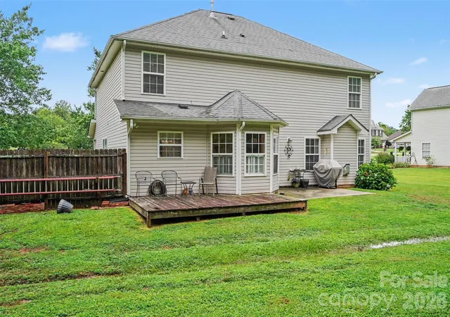 Photo 3 of Single family home for sale at 2700 Loxdale Farms Dr, Monroe, NC 28110 | MLS# 4405430 | Listing updated on 2026-10-07