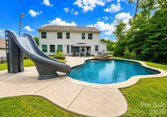 Photo 2 of Single family home for sale at 2657 Cheverny Pl, Concord, NC 28027 | MLS# 4405609 | Listing updated on 2026-09-18