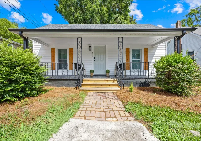 Photo 1 of Single family home for sale at 804 S Jackson St, Salisbury, NC 28144 | MLS# 4405769 | Listing updated on 2026-09-17
