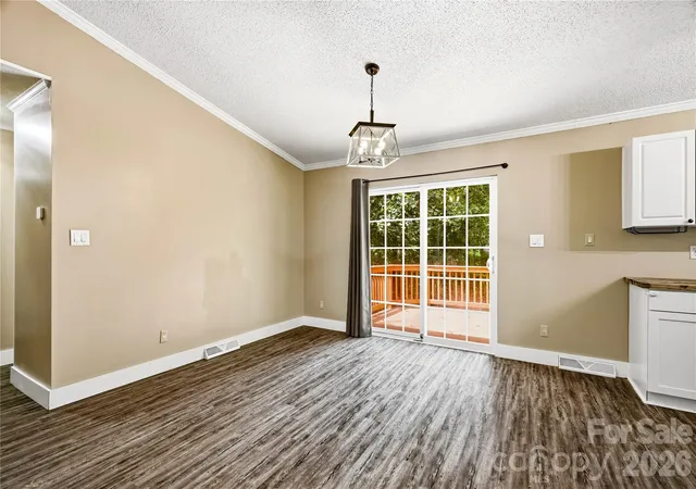 Photo 4 of Single family home for sale at 3555 Lake Blf Dr, Sherrills Ford, NC 28673 | MLS# 4405905 | Listing updated on 2026-09-22