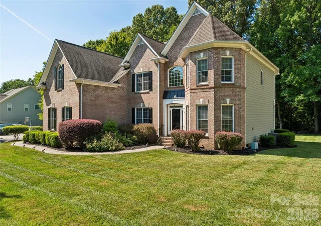Photo 1 of Single family home for sale at 11338 Canoe Cvs Ln, Huntersville, NC 28078 | MLS# 4406351 | Listing updated on 2026-10-29