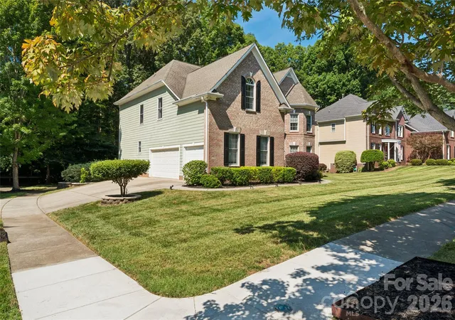 Photo 4 of Single family home for sale at 11338 Canoe Cvs Ln, Huntersville, NC 28078 | MLS# 4406351 | Listing updated on 2026-10-29
