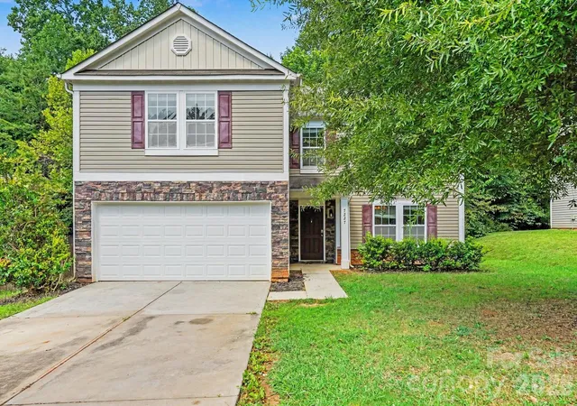Photo 1 of Single family home for sale at 7227 Cypress Ridge Dr, Charlotte, NC 28262 | MLS# 4406477 | Listing updated on 2026-09-08