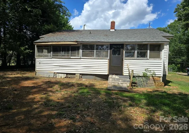 Photo 3 of Sale Pending at 106 Lily St, Shelby, NC 28152 | MLS# 4407011 | Listing updated on 2026-09-13